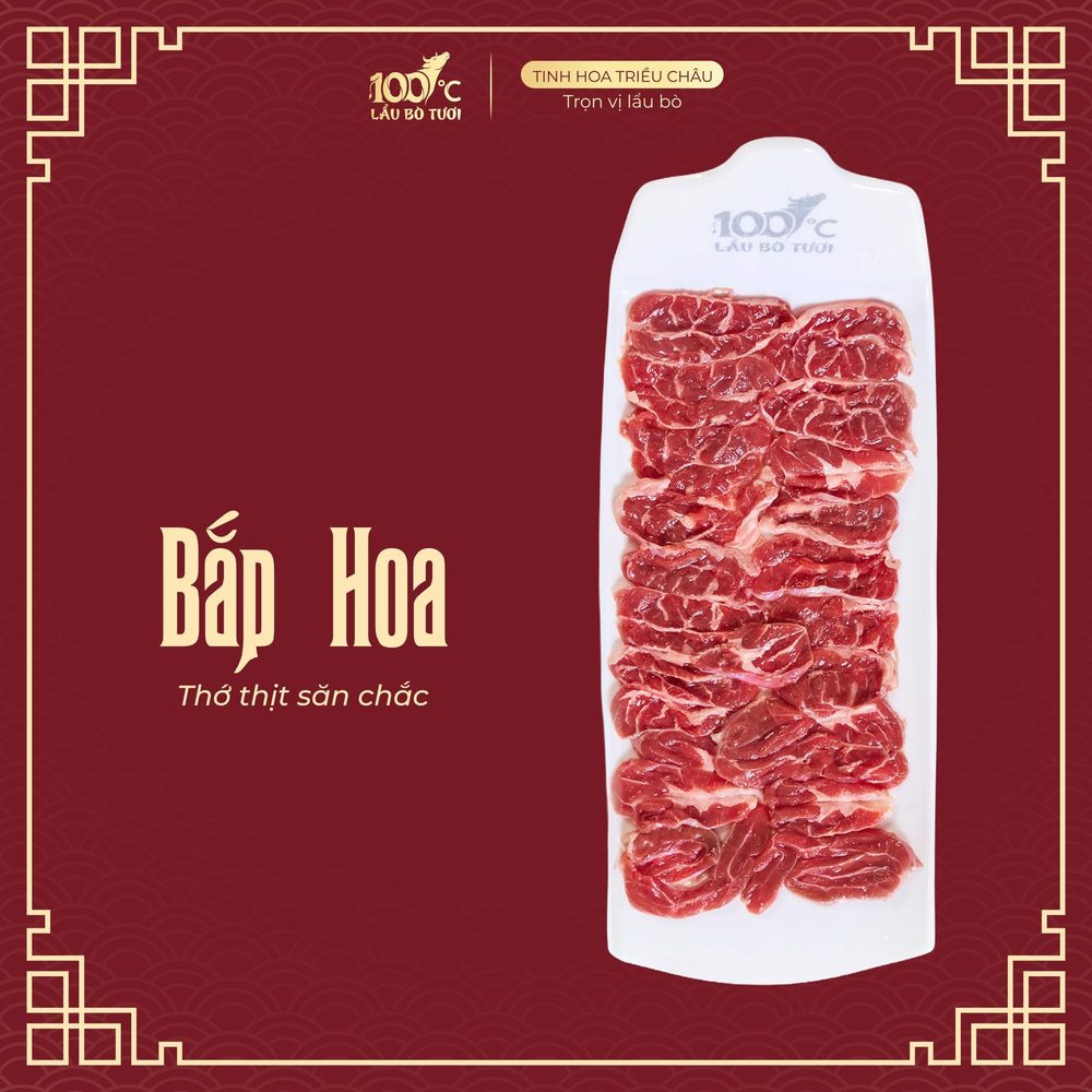 Bắp hoa bò tươi thái lát trên đĩa sứ 100°C — thớ thịt săn chắc